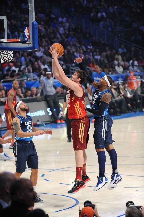 Marc Gasol wearing Nike Zoom Hyperdunk 2011 Galaxy