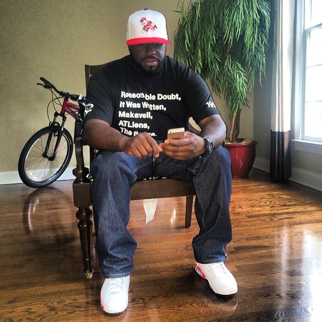 DJ Funk Flex wearing Air Jordan VI 6 White/Infrared
