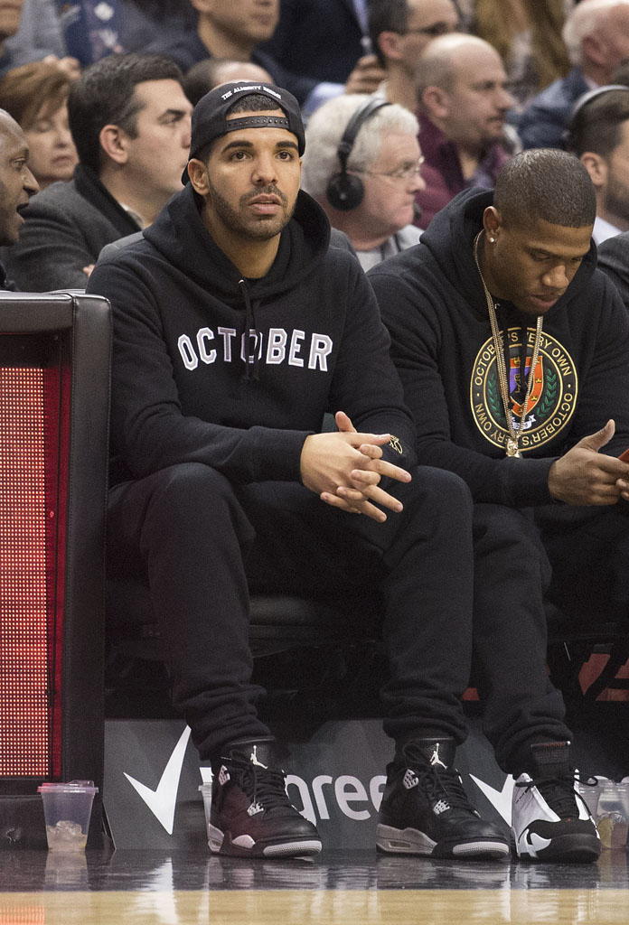 drake wearing jordans