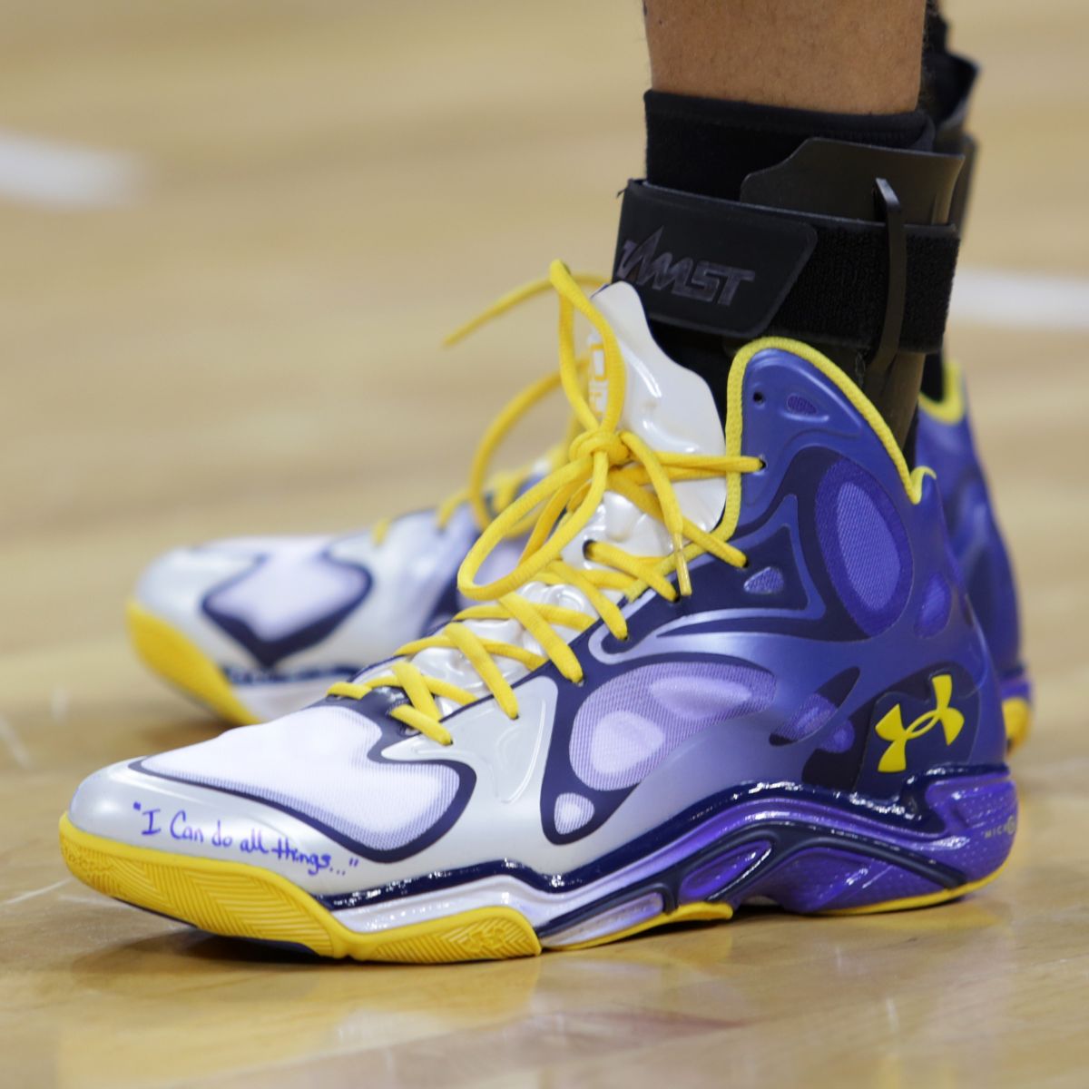 Stephen Curry Debuts New Under Armour 