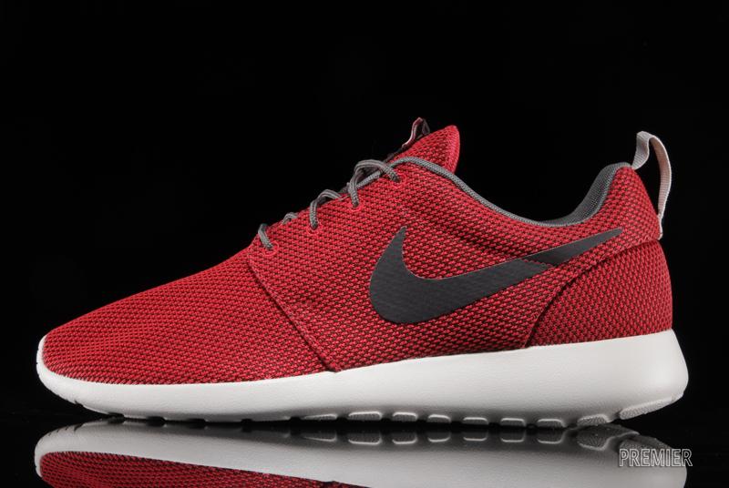 all red roshe runs