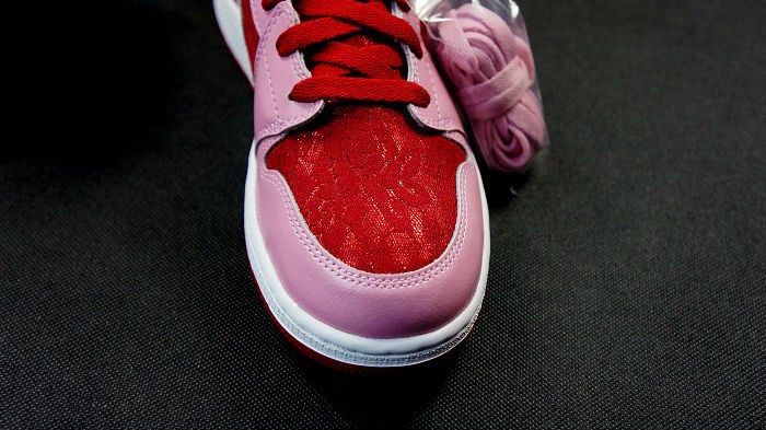 Air Jordan Retro I 1 Mid Premium GS Valentine's Day 2013 (3)