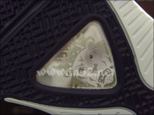 Nike Air Max LeBron 8 V/2 Midnight Navy White Metallic Silver 429676-400