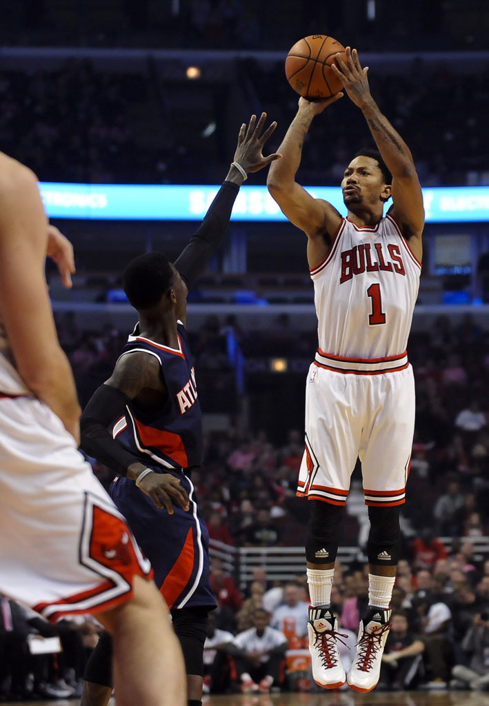 Derrick Rose wearing adidas D Rose 5 Boost Home (2)