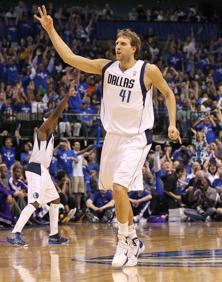 Dirk Nowitzki wearing the Nike Hyperdunk 2010