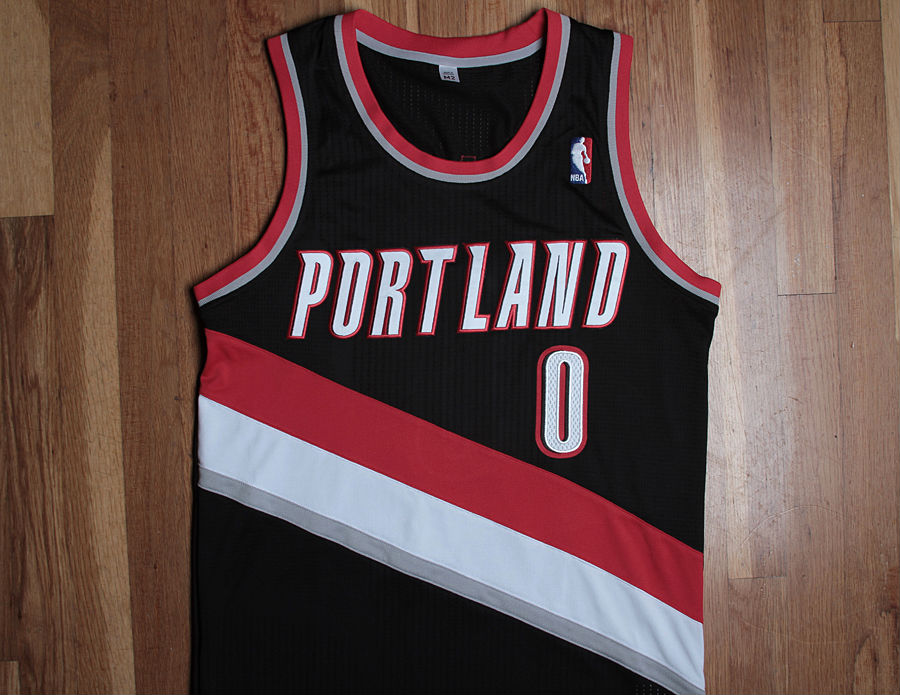 Jersey Spotlight // Damian Lillard Portland Trail Blazers REV30 (2)