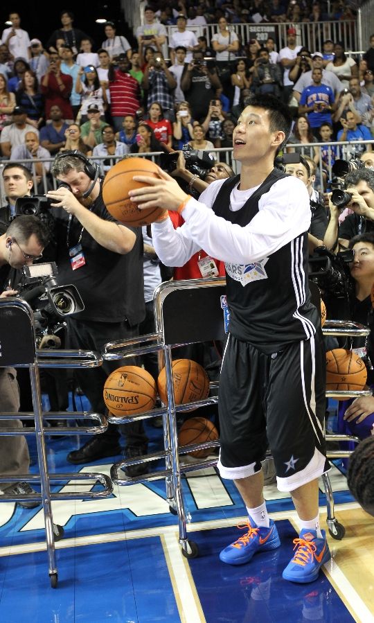 Jeremy Lin Nike Hyperdunk 2011 Low PE 