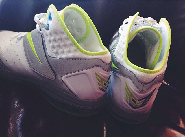 Derrick Williams Picks Up Nike CJ81 Max Sample