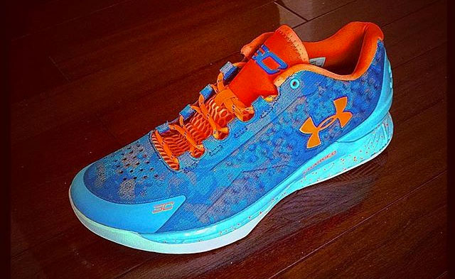 curry 1 low blue