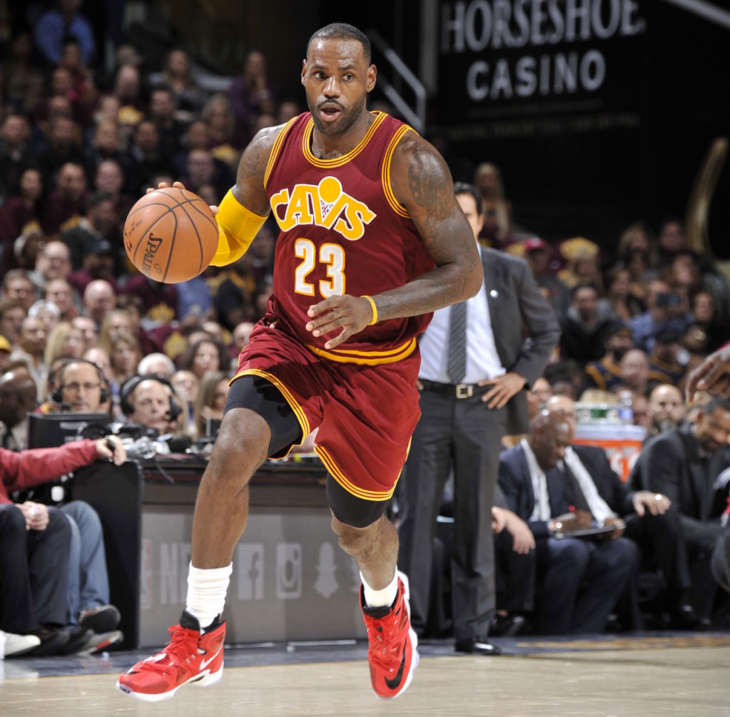 lebron wearing lebron 13