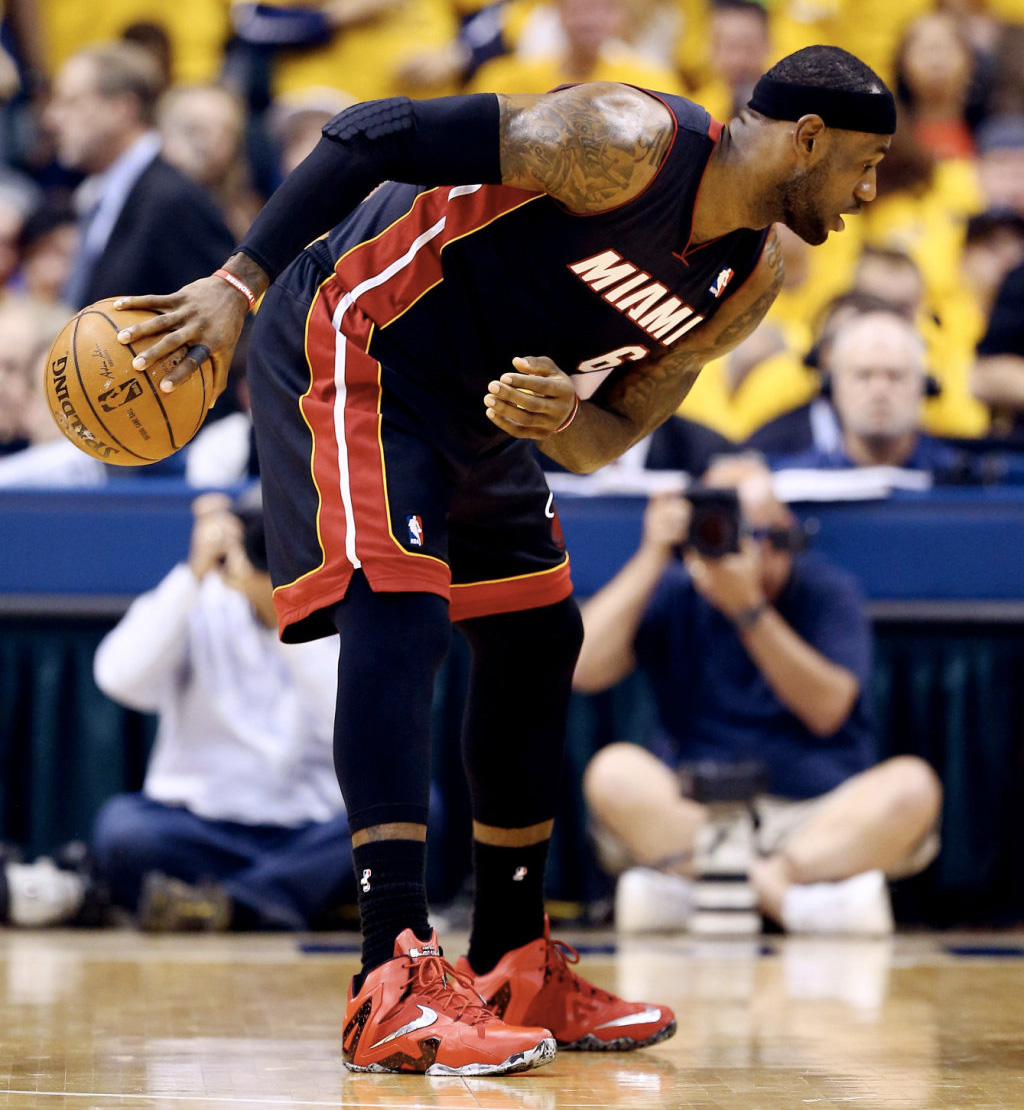 Lebron wearing store lebron 11