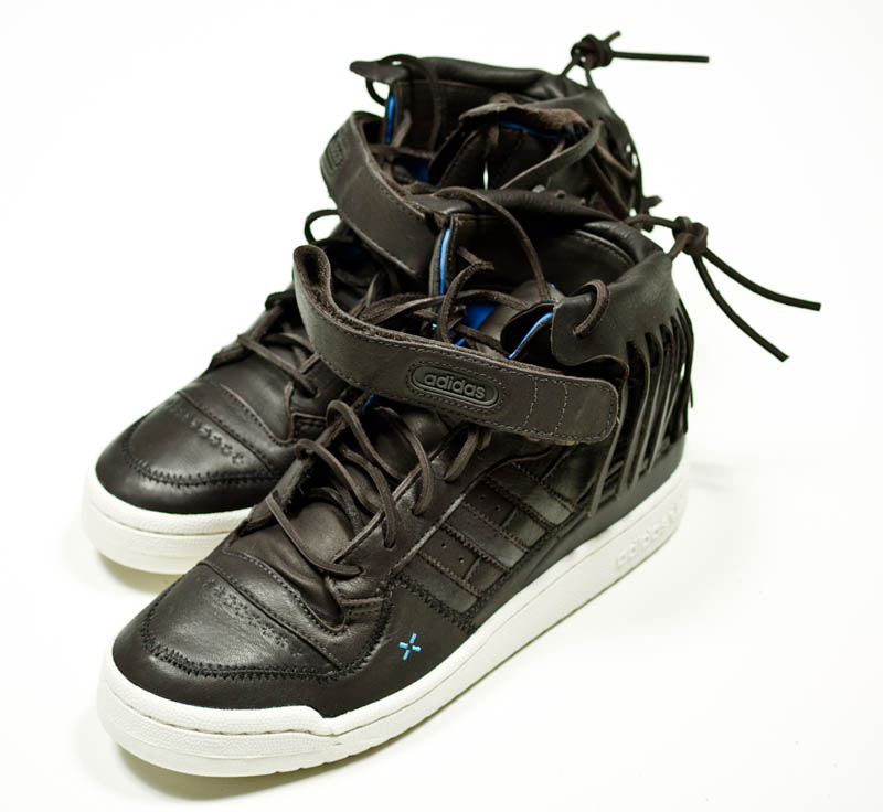 adidas forum mid moccasin