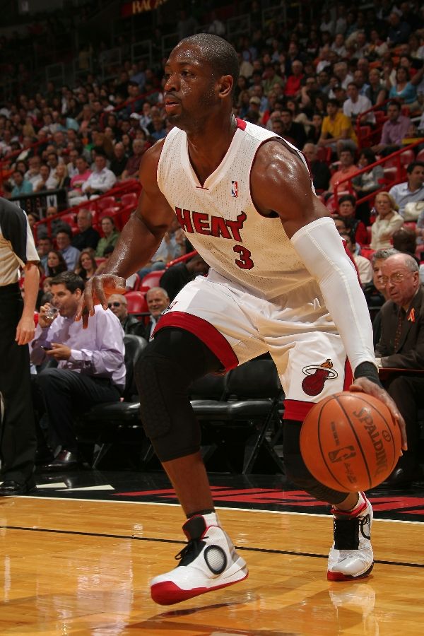 Dwyane Wade wearing the Air Jordan 2010