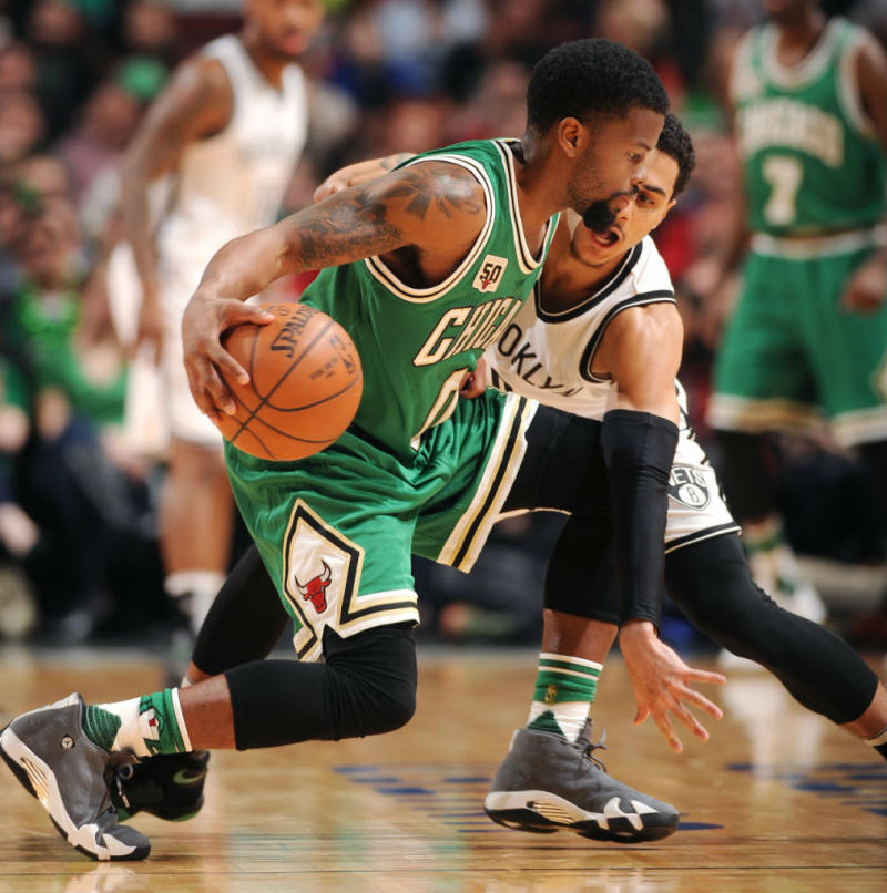 Aaron Brooks Wears the Oregon Air 