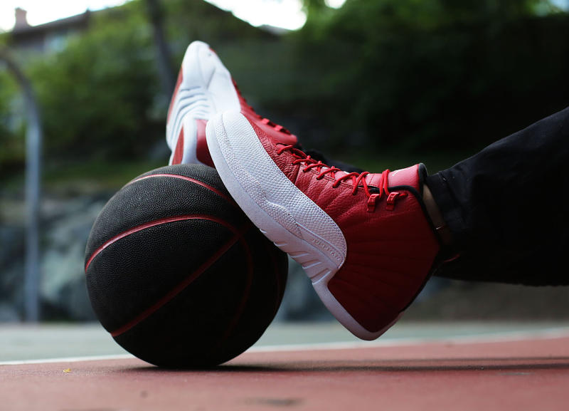 jordan 12's red