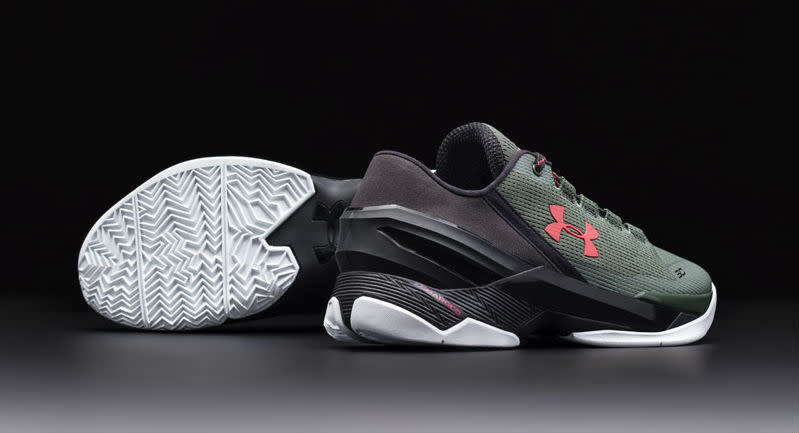 Under Armour Curry Two Low Hook (2)
