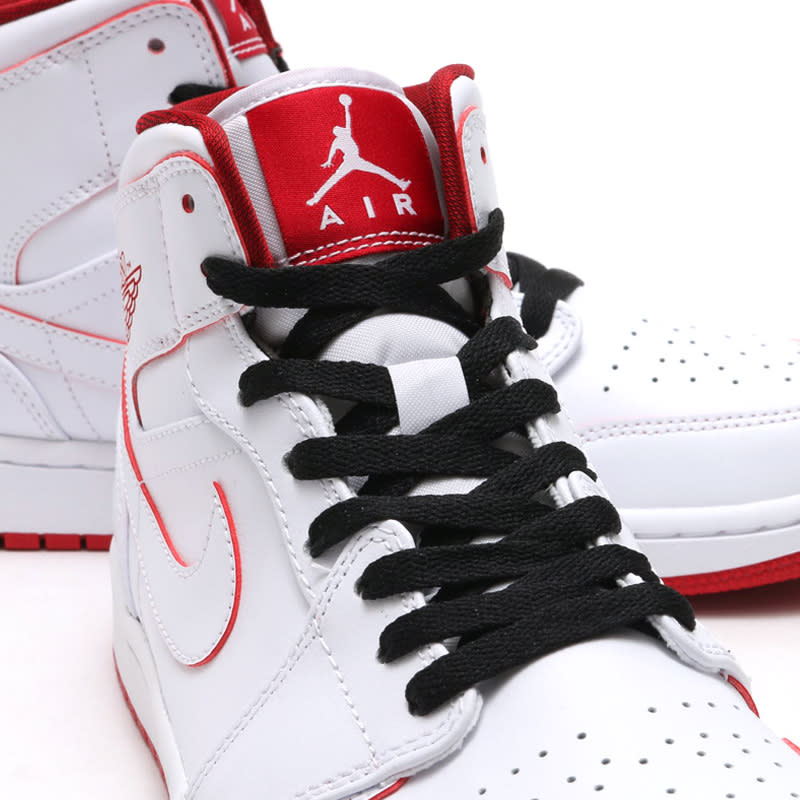 Red and white hot sale jordan 1s