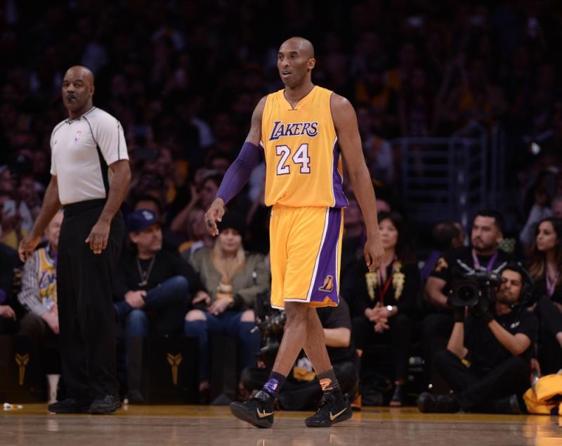 kobe shoes last game