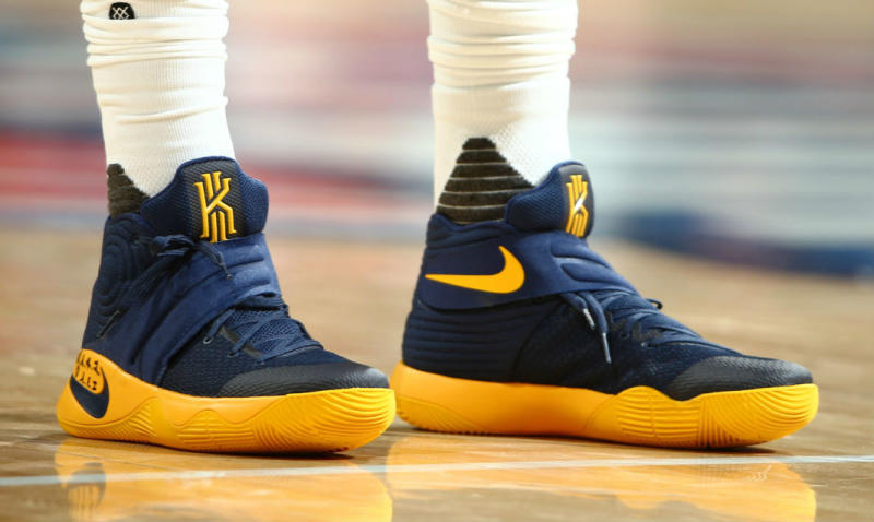 kyrie 2 shoes cavs