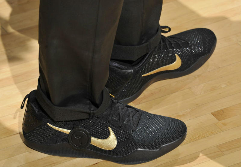 lebron shoes last night