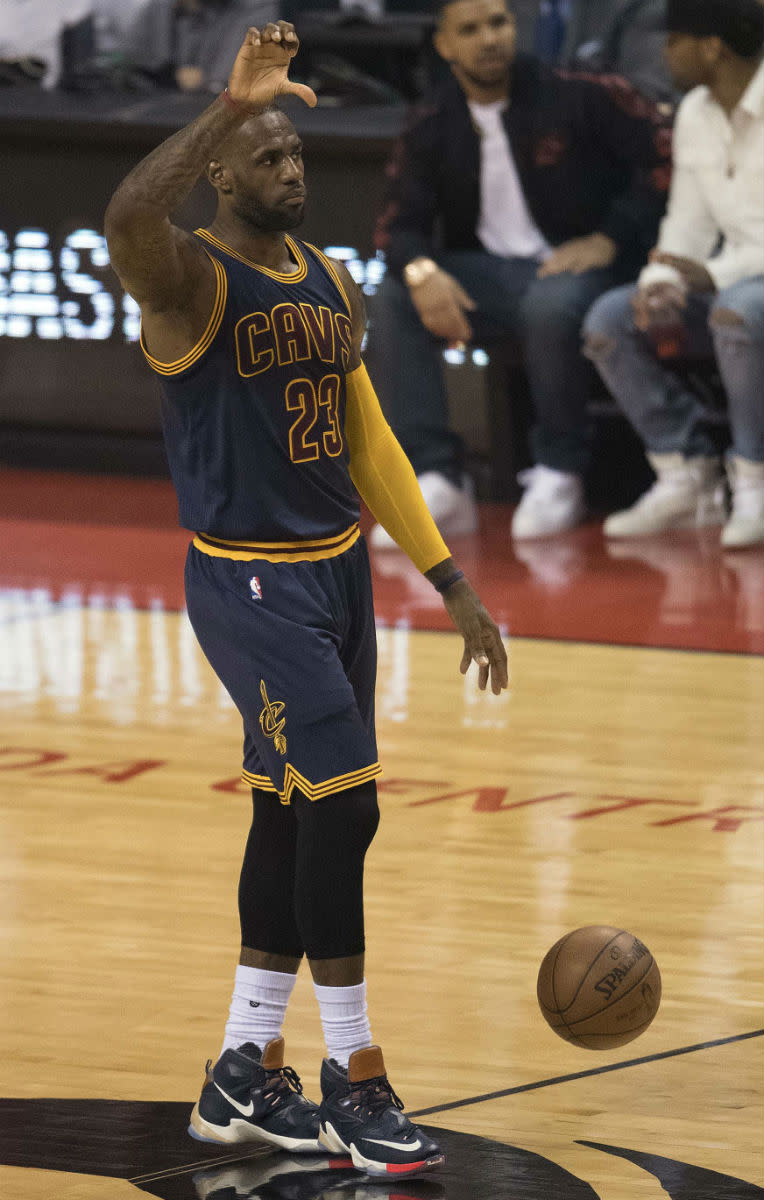 lebron wearing lebron 13