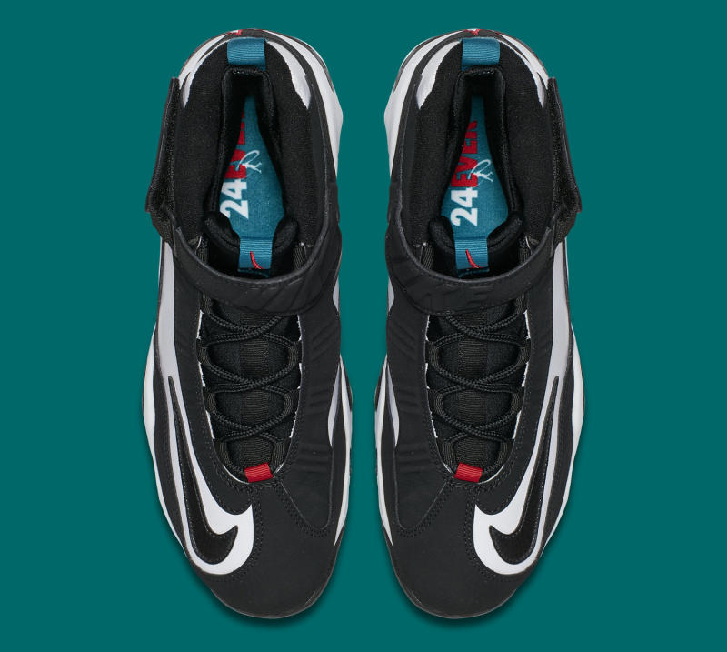 Jimmy Jazz - This cross-training model was made to resemble the cleats that Ken  Griffey Jr. wore on the diamond. Get your pair of Freshwater Air Griffey  Max 1 on JimmyJazz.com or