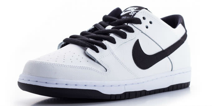 nike sb white and black