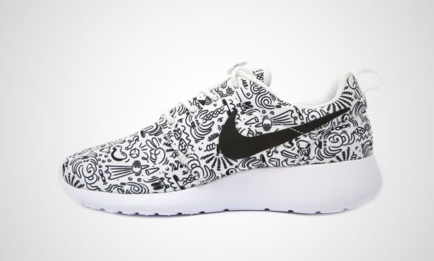 roshe run print sneaker