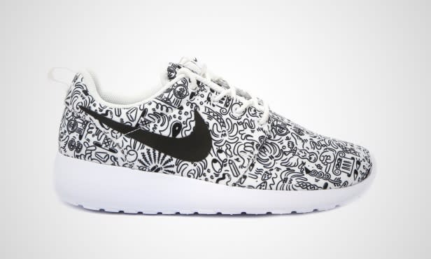 nike women roshe run print