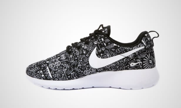 roshe run print sneaker