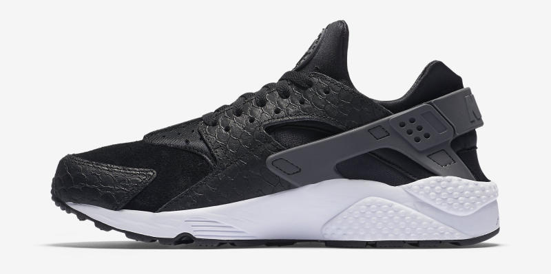 nike huarache snakeskin black