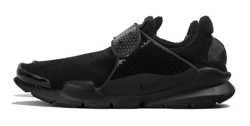 black nike dart