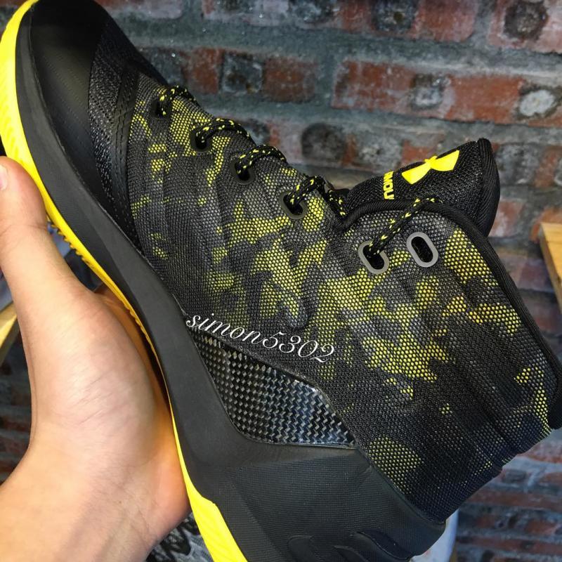 curry 3 black and yellow