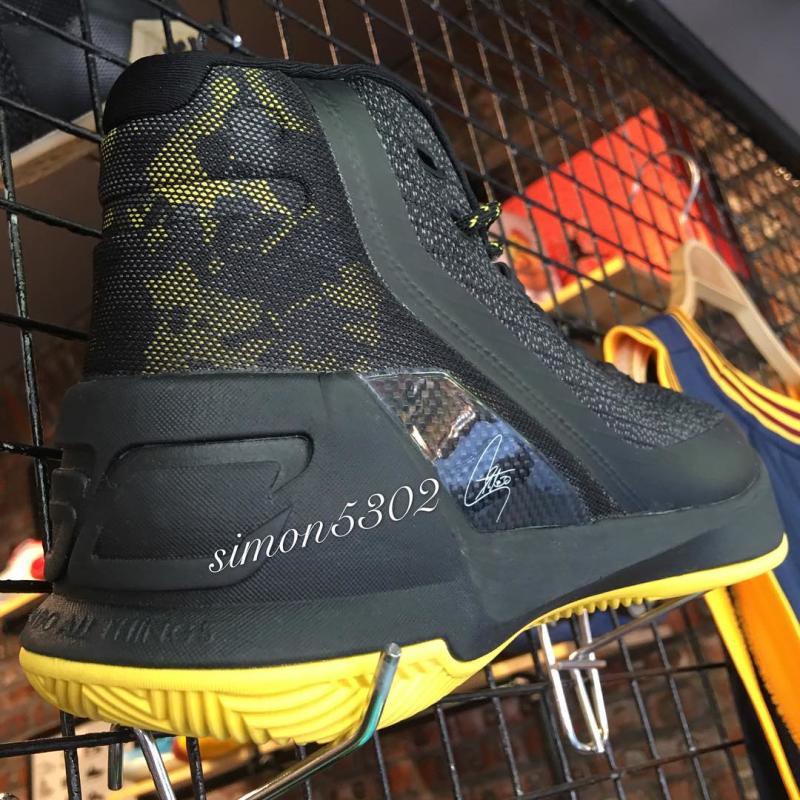 curry 3 black and yellow