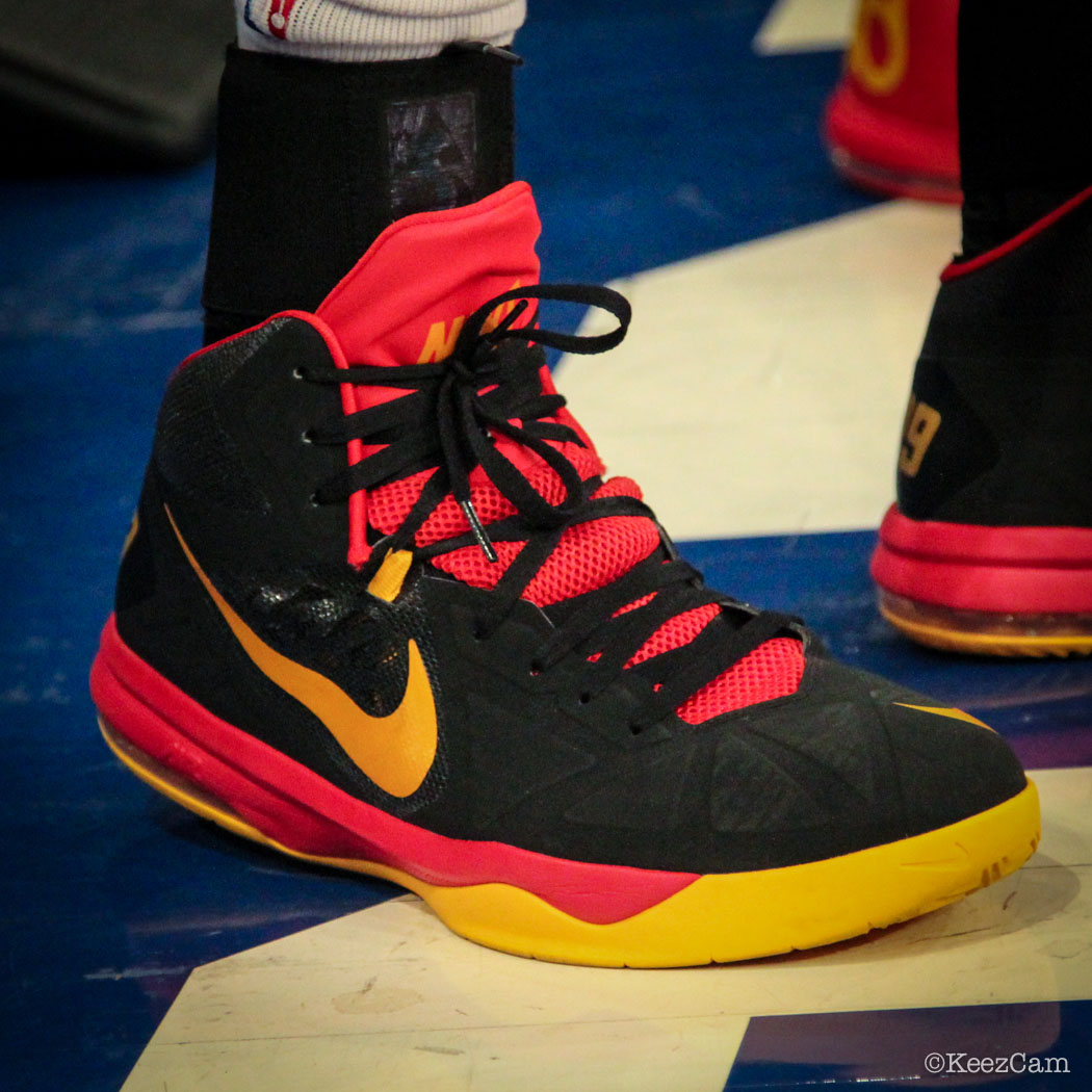 Luol Deng wearing Nike Air Max Body U PE (1)