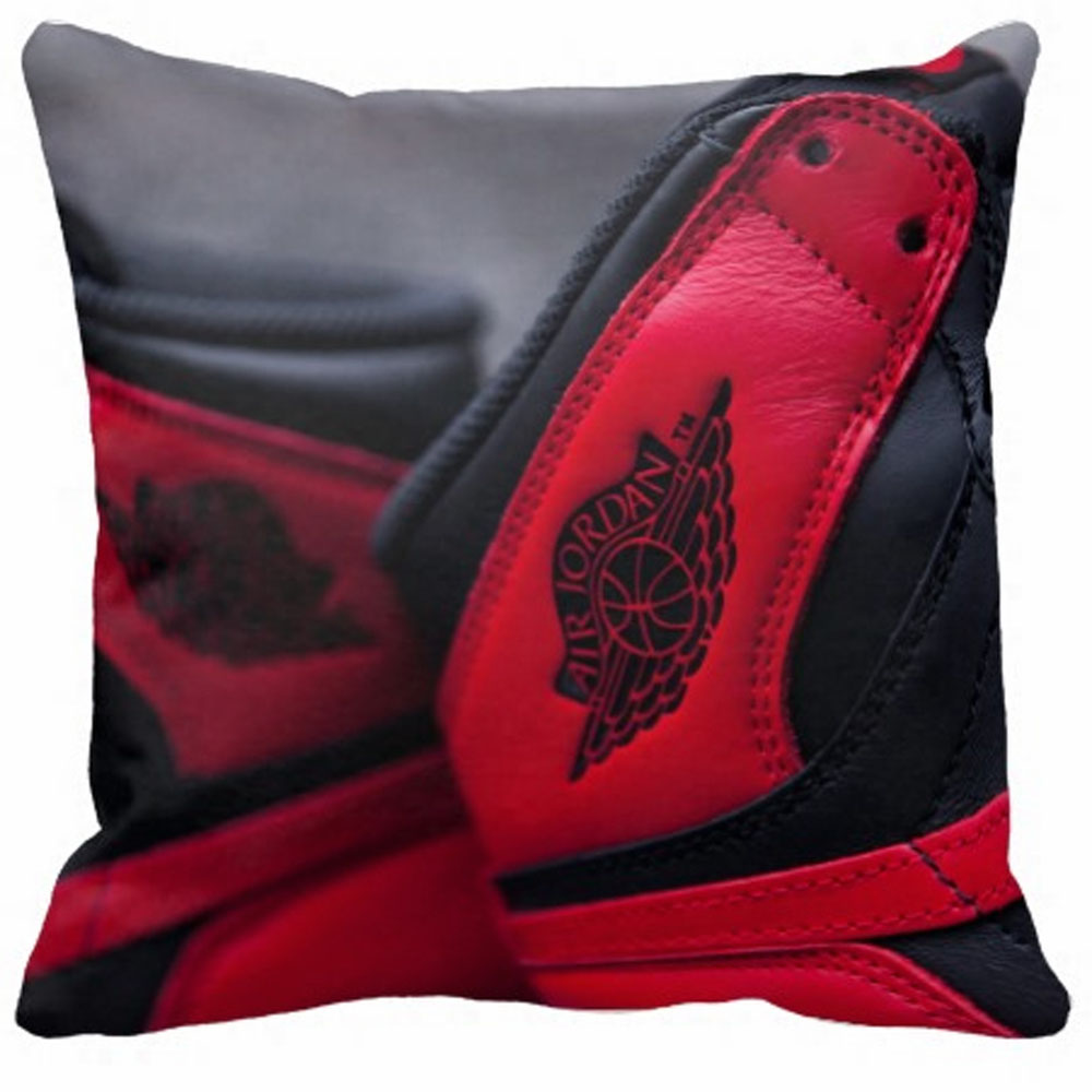 D3ADSTOCK Ave Sneaker Pillows: Air Jordan I 1 Bred