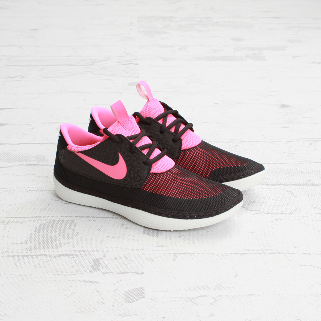 nike solarsoft moccasin pink