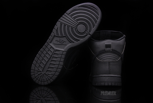 Nike Dunk High Premium SB Waterproof Black Black