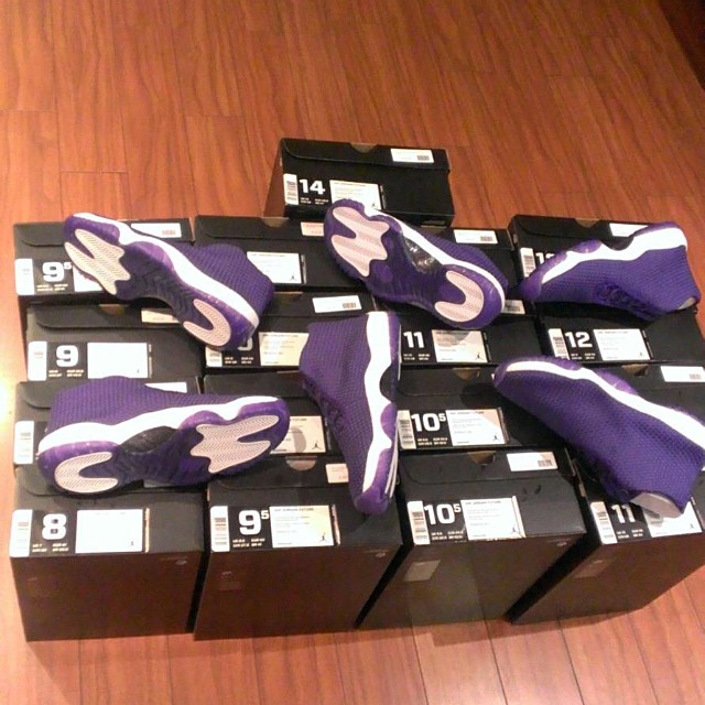 Gilbert Arenas Picks Up Air Jordan Future Concord