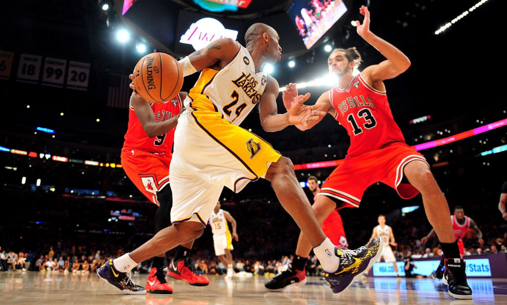 Kobe Bryant wears Fan Designed NIKEiD Kobe 8 System (1)