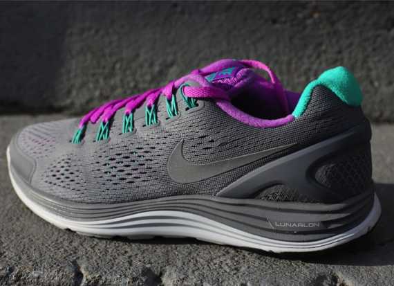 Nike WMNS LunarGlide 4 - Cool Grey/Laser Purple | Complex