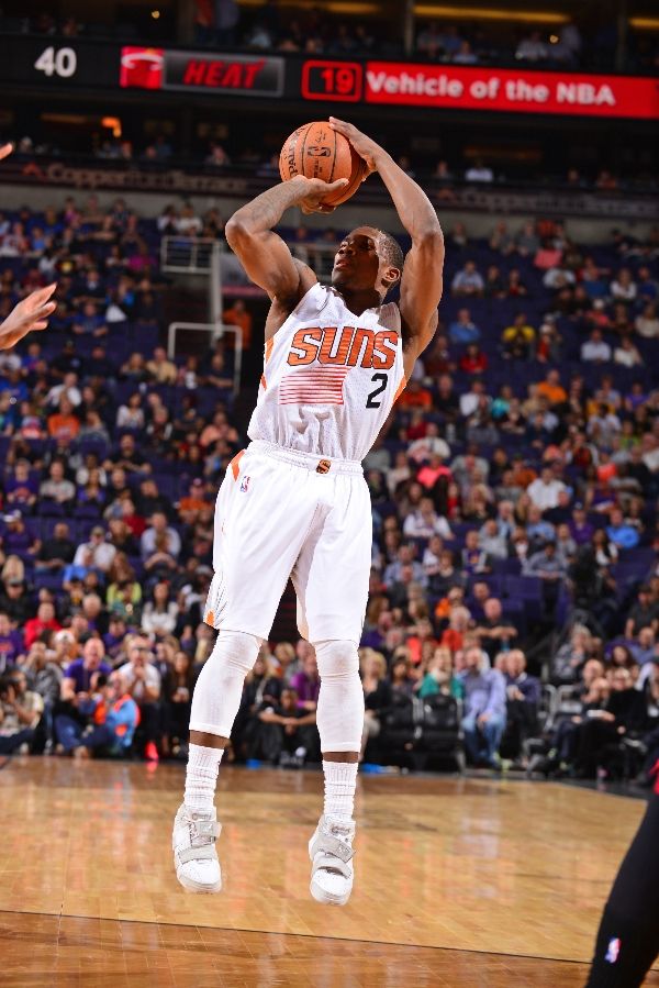 Eric  Bledsoe wearing Nike Zoom LeBron 20-5-5