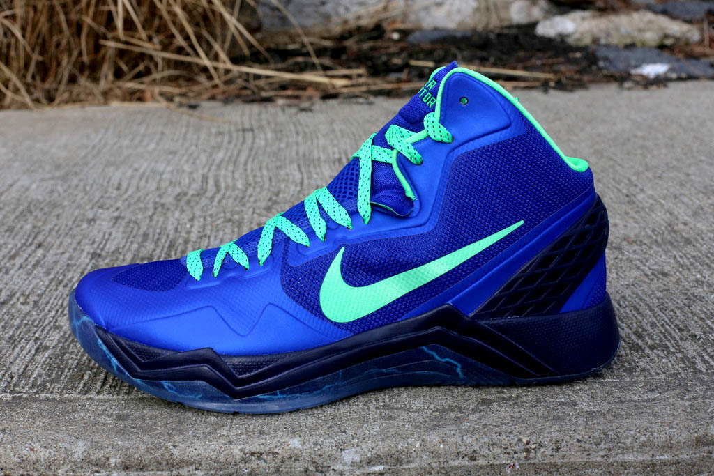 Nike basketball outlet blue