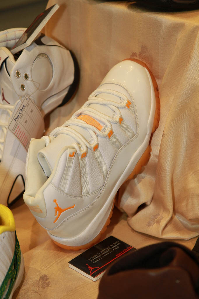 Air Jordan 11 XI Citrus Mid Sample Shoes (2)