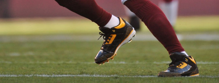 Jason Taylor Wearing Air Jordan III 3 Redskins PE Cleats (5)