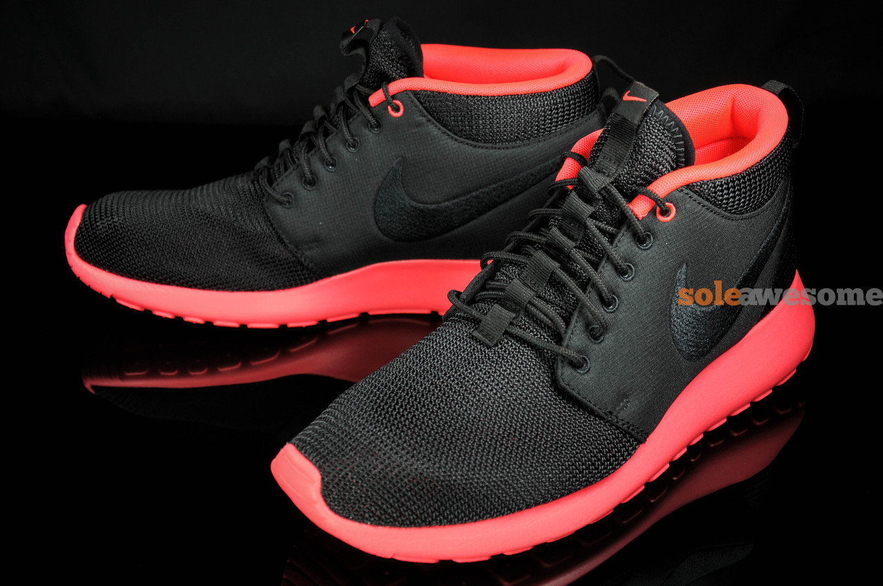 Roshe Run Mid - Black/Atomic Red Sole Collector