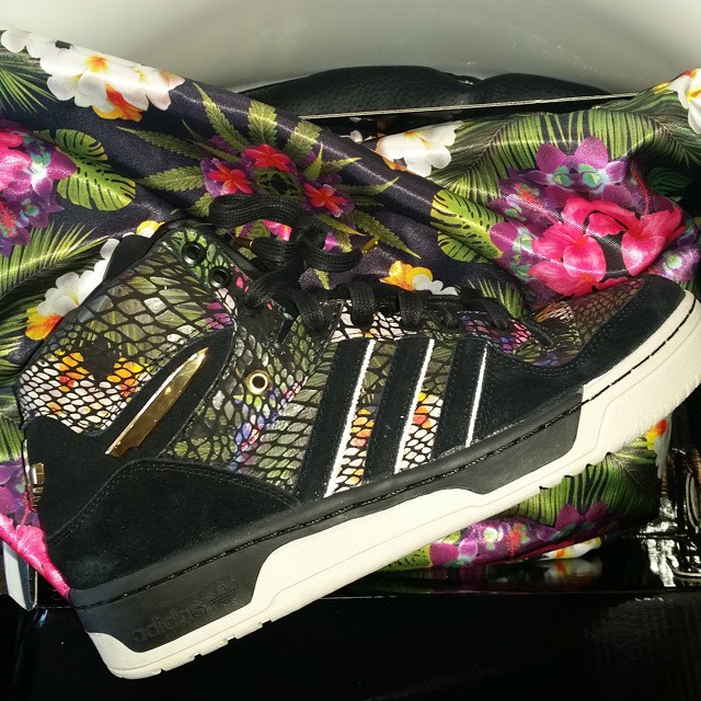 Marcus Smart Picks Up Big Sean x adidas Originals Metro Attitude