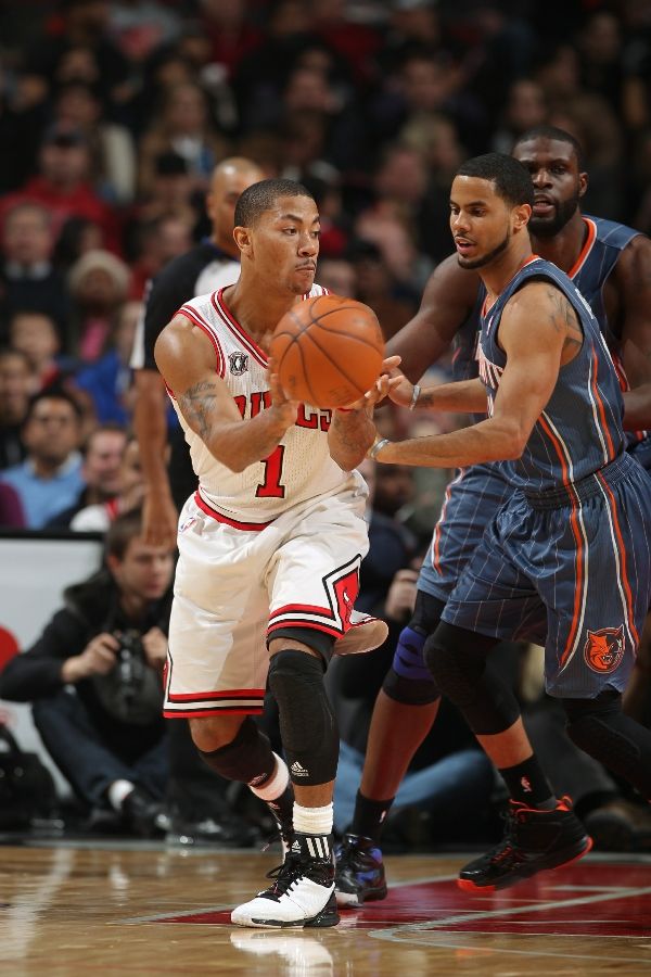 Derrick Rose wearing the adidas adizero Rose