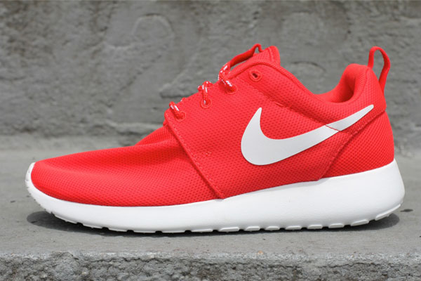 Nike WMNS Roshe Run - Challenge Red | Sole Collector