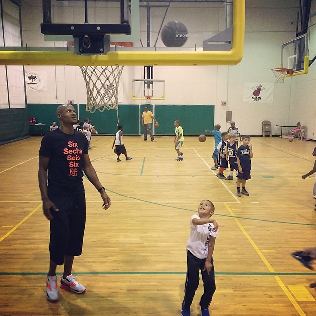 Ray Allen wearing Nike Air Max 90 Infrared